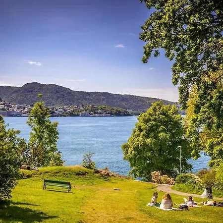 High Standard Spacious Near Bryggen 度假居